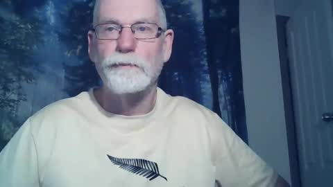 Snapshot of larbie chatting on 4, 1, 2025 Larbie online show from 4, 1, 2025