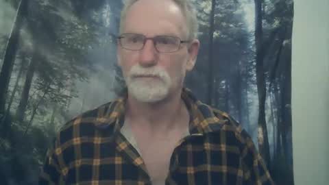 Snapshot of larbie chatting on 19, 2, 2025 Larbie online show from 19, 2, 2025