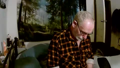 Snapshot of larbie chatting on 21, 10, 2025 Larbie online show from 21, 10, 2025