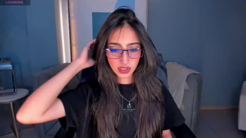 Larisa Smirnov online show from 28, 10, 2025