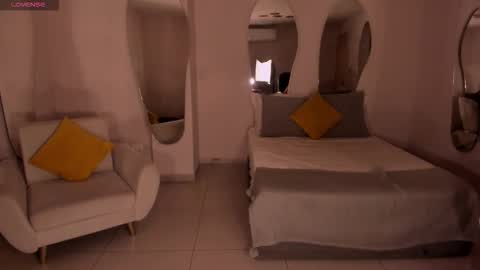 Larisa Smirnov online show from 15, 11, 2025