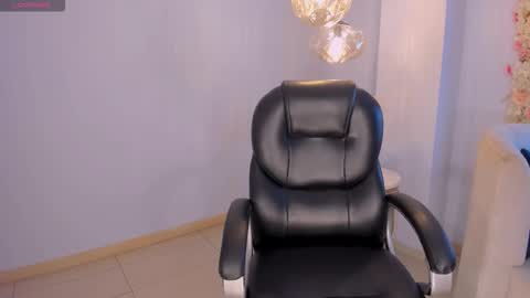 Larisa Smirnov online show from 16, 12, 2025