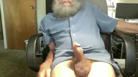 Snapshot of laser134 chatting on 31, 10, 2025 chris online show from 31, 10, 2025