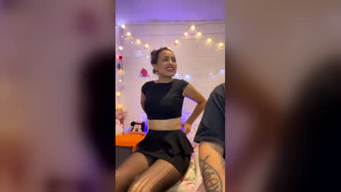 lasexbellaylabestia online show from 29, 4, 2026