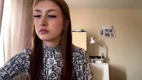 Snapshot of lashawnabatun chatting on 17, 4, 2026 Sara online show from 17, 4, 2026
