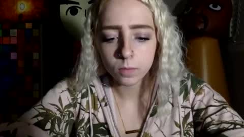 Snapshot of latenightkash chatting on 27, 2, 2026 Roxy blue online show from 27, 2, 2026