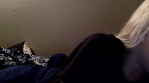 Snapshot of latenightkash chatting on 18, 3, 2026 Roxy blue online show from 18, 3, 2026