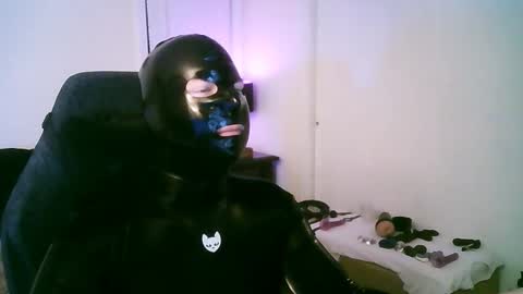 latexminheadroom online show from 12, 1, 2026