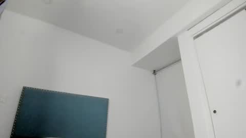 Snapshot of latin_boy_surprise chatting on 5, 7, 2026 Yisus online show from 5, 7, 2026