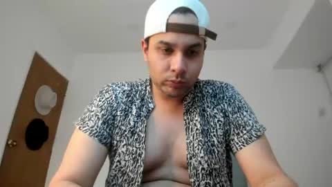 Snapshot of latin_boy_surprise chatting on 12, 7, 2026 Yisus online show from 12, 7, 2026