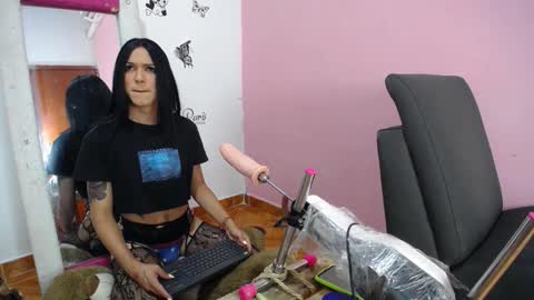latin_donnahazel online show from 24, 10, 2025