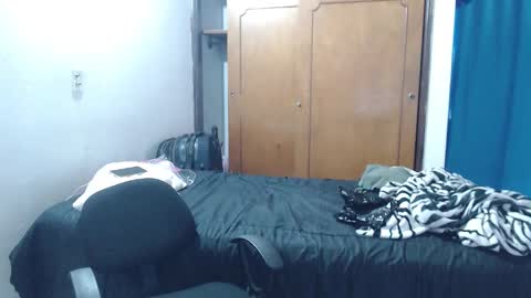 Snapshot of latin_meg chatting on 18, 12, 2025 M E G A N online show from 18, 12, 2025