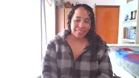 Snapshot of latina_hot84 chatting on 16, 12, 2024 Mercedes online show from 16, 12, 2024