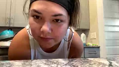 Snapshot of latinachatmami chatting on 4, 11, 2025 latinachatmami online show from 4, 11, 2025