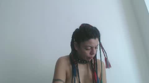 Latinacoka online show from 7, 11, 2025