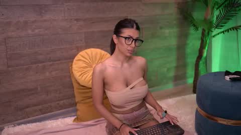 Latina online show from 25, 9, 2025