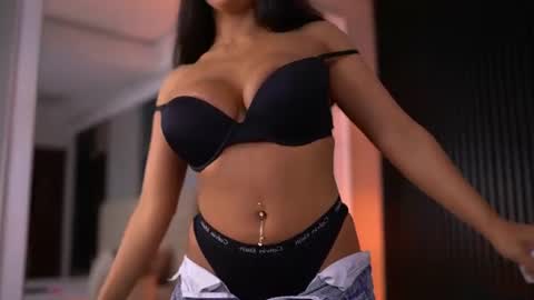 Latina online show from 8, 7, 2026
