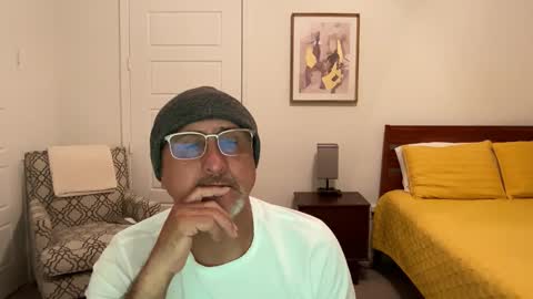 Snapshot of latinnous chatting on 10, 11, 2025 QS - INDEPENDENT MODEL online show from 10, 11, 2025