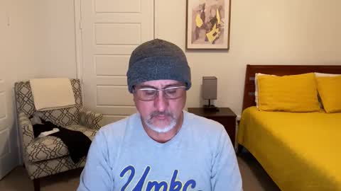 Snapshot of latinnous chatting on 12, 11, 2025 QS - INDEPENDENT MODEL online show from 12, 11, 2025