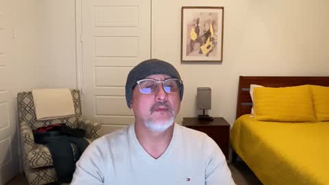 Snapshot of latinnous chatting on 13, 11, 2025 QS - INDEPENDENT MODEL online show from 13, 11, 2025
