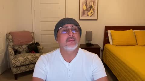 Snapshot of latinnous chatting on 17, 11, 2025 QS - INDEPENDENT MODEL online show from 17, 11, 2025