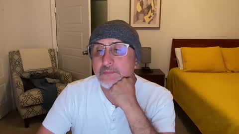 Snapshot of latinnous chatting on 20, 11, 2025 QS - INDEPENDENT MODEL online show from 20, 11, 2025