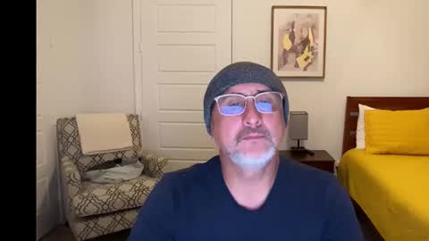 Snapshot of latinnous chatting on 23, 11, 2025 QS - INDEPENDENT MODEL online show from 23, 11, 2025