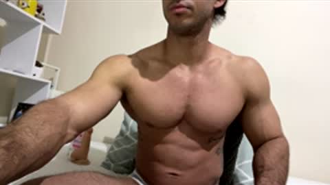 latino_rodri online show from 23, 4, 2026