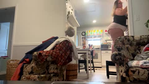 LauLauMa online show from 23, 1, 2025