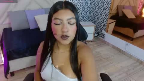 laulin_tay online show from 7, 5, 2026