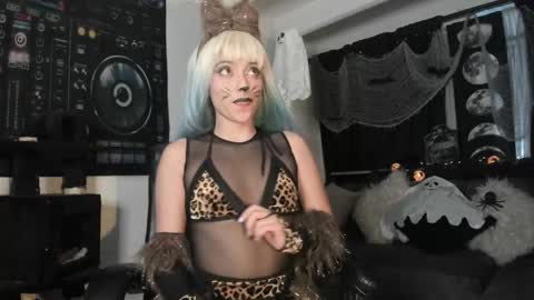 Laura Switch Girl online show from 2, 11, 2025