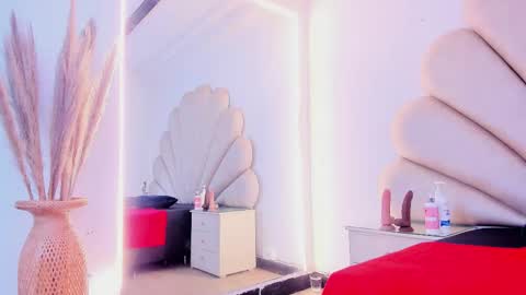   online show from 18, 10, 2025