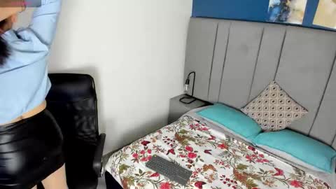 laura hotties online show from 14, 1, 2026