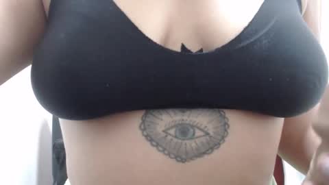  Laura  online show from 18, 9, 2025