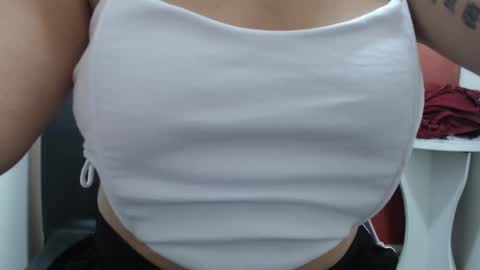  Laura  online show from 20, 9, 2025