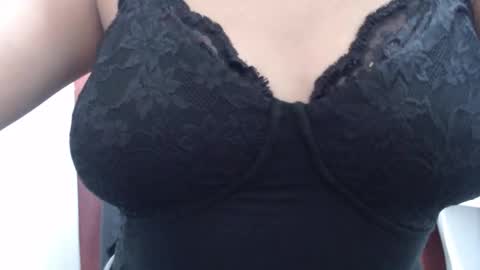  Laura  online show from 27, 9, 2025