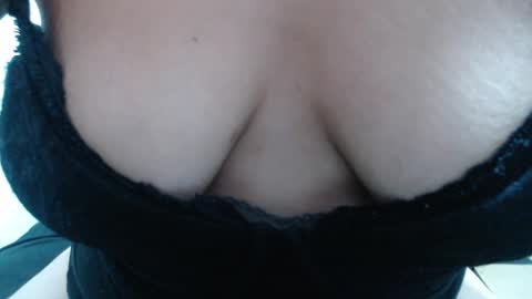  Laura  online show from 19, 3, 2026