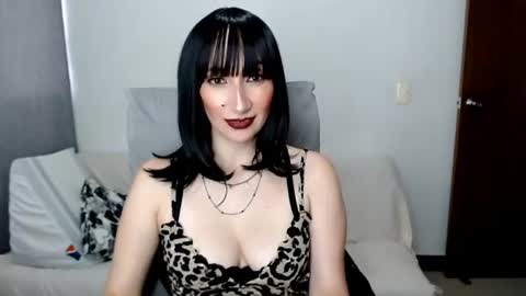 Laura online show from 23, 7, 2026