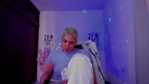 Laura Rose online show from 26, 9, 2025