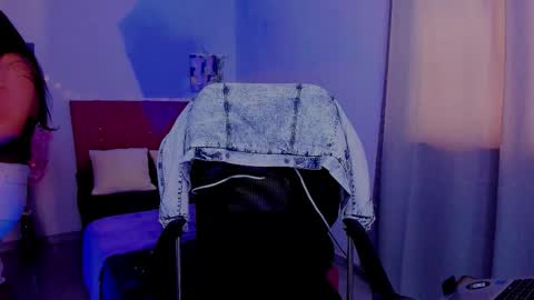 Laura Rose online show from 2, 10, 2025