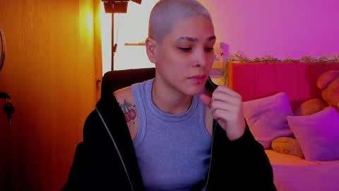 Snapshot of laura_r23 chatting on 30, 3, 2026 Laura Rose online show from 30, 3, 2026
