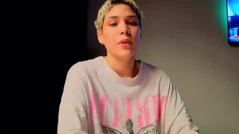 Snapshot of laura_r23 chatting on 12, 7, 2026 Laura Rose online show from 12, 7, 2026
