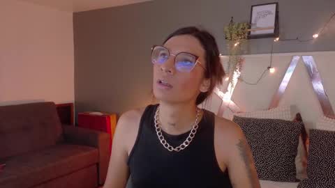 lauraagomezz__ online show from 25, 10, 2025
