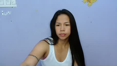 Snapshot of lauracb_ chatting on 7, 3, 2025 lauracb          online show from 7, 3, 2025