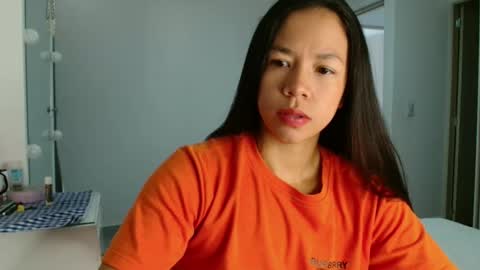 lauracb          online show from 26, 3, 2026