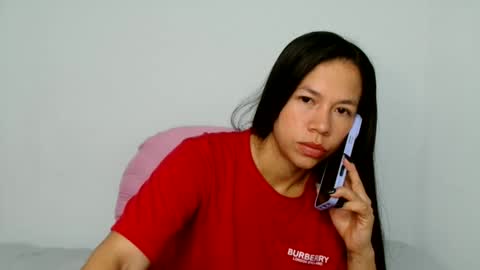 lauracb          online show from 9, 6, 2026