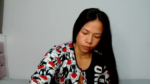lauracb          online show from 23, 7, 2026