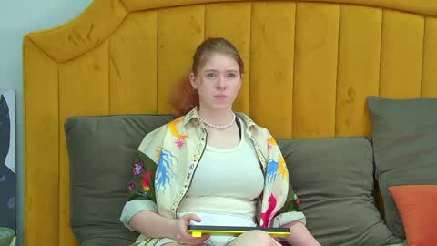 Snapshot of lauradennis chatting on 6, 5, 2026 Laura online show from 6, 5, 2026