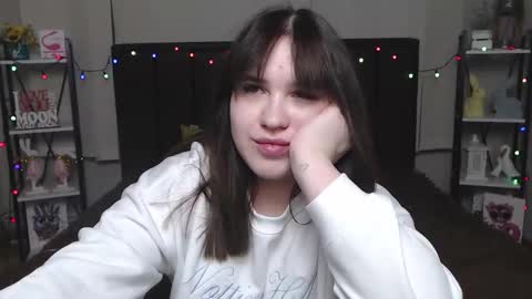 LauraHlot online show from 9, 2, 2025