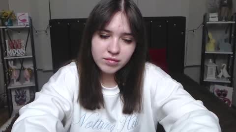 LauraHlot online show from 9, 2, 2025